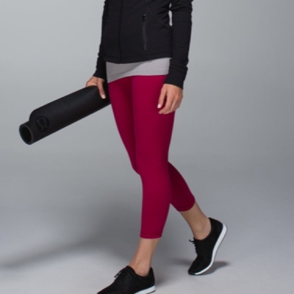 Lululemon Wunder Under Crop Bumble Berry Size * 4 * - Picture 2 of 12
